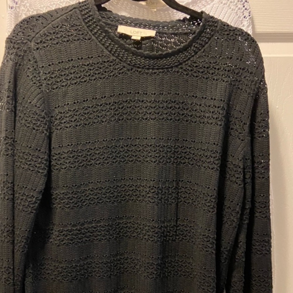 NWOT Women’s LOFT Black Sweater with Ribbed Hem & Sleeves.